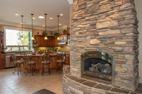 4300 San Martin Pl, Redding, CA 96003 photo 5