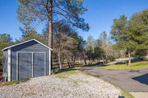 14057 Bear Mountain Rd, Redding, CA 96003 photo 23