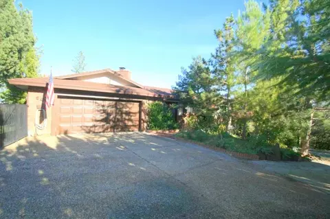 597 Royal Oaks Dr, Redding, CA 96001 photo 1