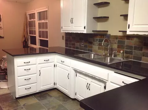 2073 Sycamore Dr, Redding, CA 96001 photo 2