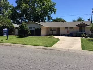 2073 Sycamore Dr, Redding, CA 96001 photo 1