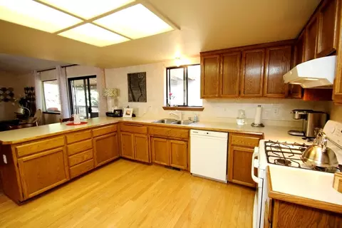 2185 Kildare Dr, Redding, CA 96001 photo 9