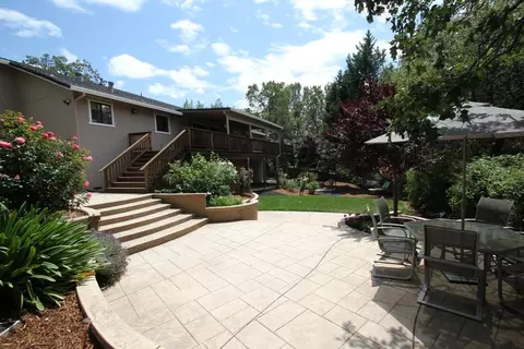 2185 Kildare Dr, Redding, CA 96001 photo 1