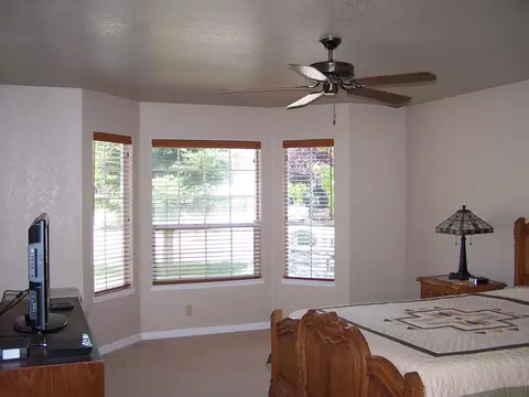 3137 Lake Redding Dr, Redding, CA 96003 photo 10
