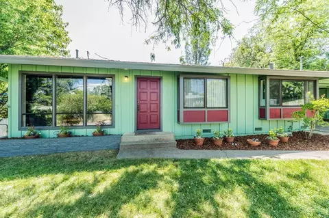 665 Overhill Dr, Redding, CA 96001 photo 1