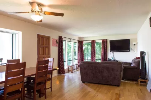 665 Overhill Dr, Redding, CA 96001 photo 4