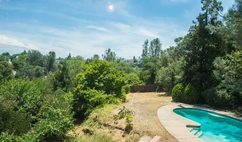 665 Overhill Dr, Redding, CA 96001 photo 8