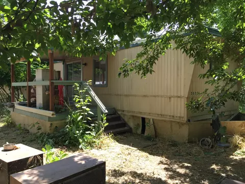 5835 Reno Ln, Redding, CA 96001 photo 2