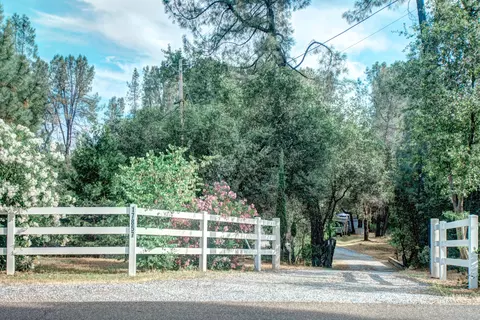 17857 Walker Mine Rd, Redding, CA 96003 photo 2