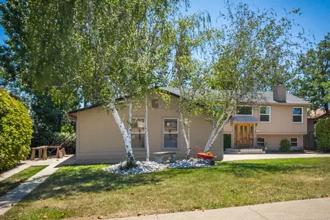 445 Woodcliff Dr, Redding, CA 96003 photo 19