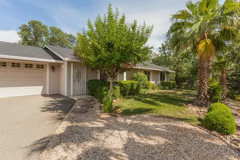 706 Mallard St, Redding, CA 96003 photo 4