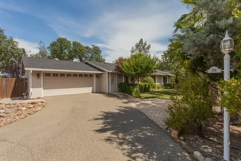 706 Mallard St, Redding, CA 96003 photo 1