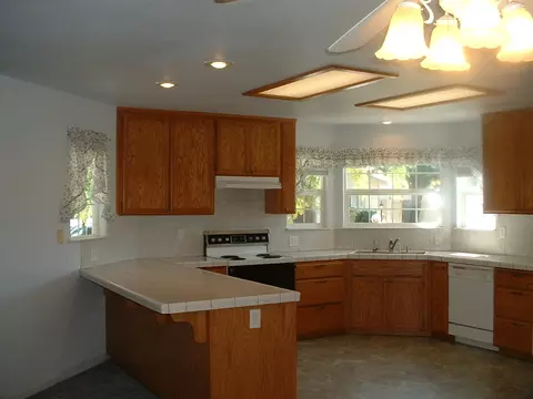 1390 Bally Walk, Redding, CA 96003 photo 11