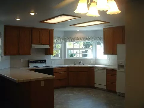 1390 Bally Walk, Redding, CA 96003 photo 2