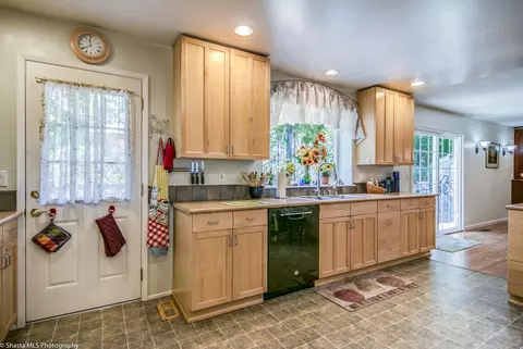 3687 Navajo Ct, Redding, CA 96001 photo 10