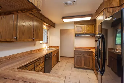 1917 Vega St, Redding, CA 96002 photo 5