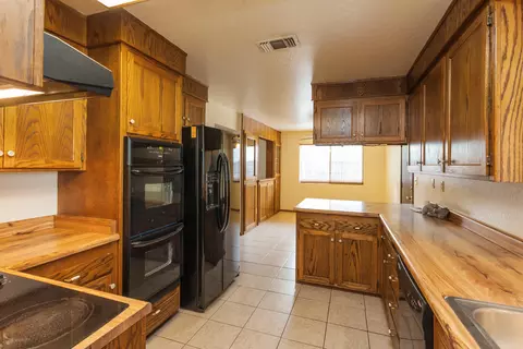 1917 Vega St, Redding, CA 96002 photo 4