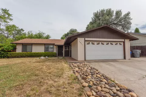 1917 Vega St, Redding, CA 96002 photo 1