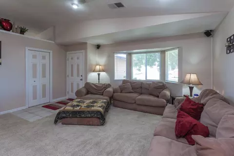 3617 Dune St, Redding, CA 96002 photo 6
