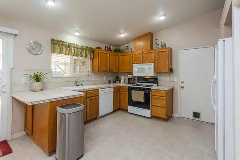 3617 Dune St, Redding, CA 96002 photo 8