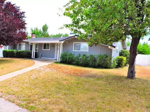 4195 Travona St, Redding, CA 96001 photo 4