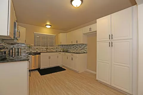 2300 Jonquil Way, Redding, CA 96002 photo 5