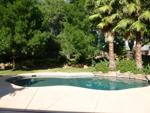 4879 Fiddleneck, Redding, CA 96002 photo 2