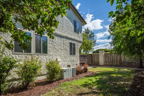 981 Tanglewood Dr, Redding, CA 96003 photo 14