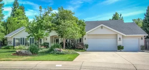 3937 Teton Dr, Redding, CA 96001 photo 1