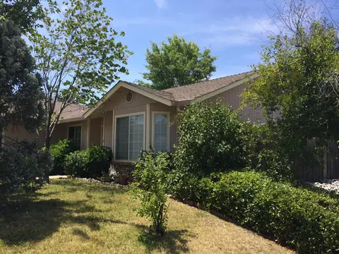1606 Hominy Way, Redding, CA 96002 photo 1
