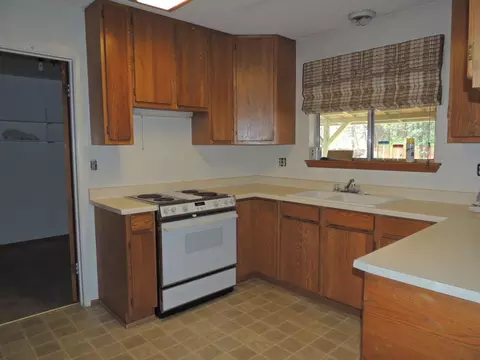38234 Robin Way, Burney, CA 96013 photo 3