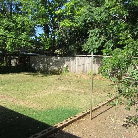 1106 C St, Redding, CA 96002 photo 7