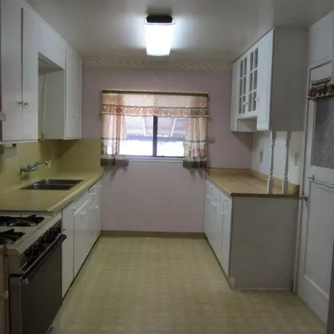 1106 C St, Redding, CA 96002 photo 2