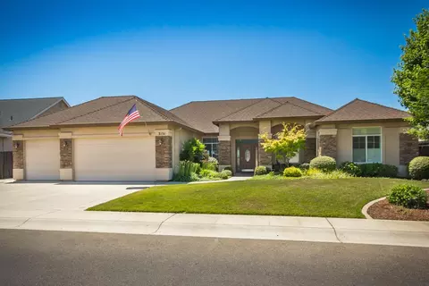 3151 Agassi Ln, Redding, CA 96002 photo 1