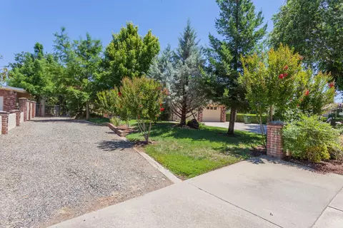 6895 Sacramento Dr, Redding, CA 96001 photo 2