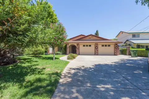 6895 Sacramento Dr, Redding, CA 96001 photo 1