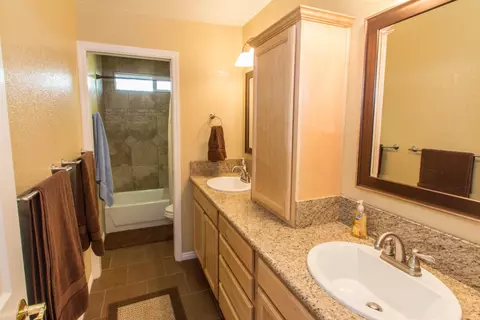 4960 Huntington Dr, Redding, CA 96002 photo 12