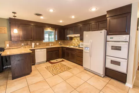 4960 Huntington Dr, Redding, CA 96002 photo 5