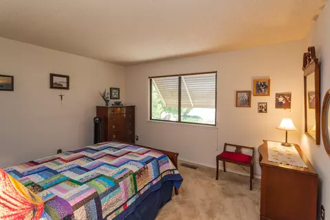 557 Teakwood Dr, Redding, CA 96003 photo 10