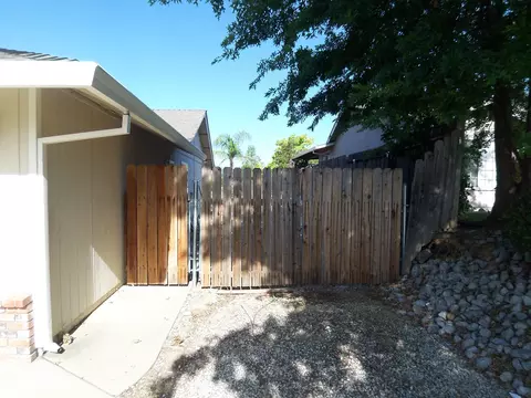 1616 Imperial Dr, Redding, CA 96003 photo 4