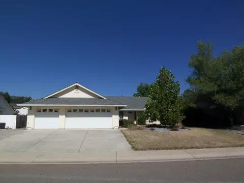 3355 Meridian Dr, Redding, CA 96002 photo 2