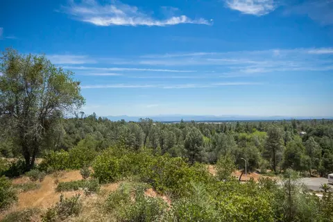 2924 Crownview Ln, Redding, CA 96003 photo 1