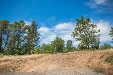 2924 Crownview Ln, Redding, CA 96003 photo 3