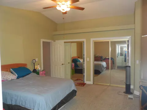 534 Martinique Cir, Redding, CA 96003 photo 9