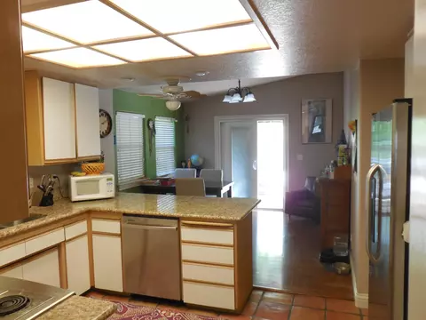 534 Martinique Cir, Redding, CA 96003 photo 8