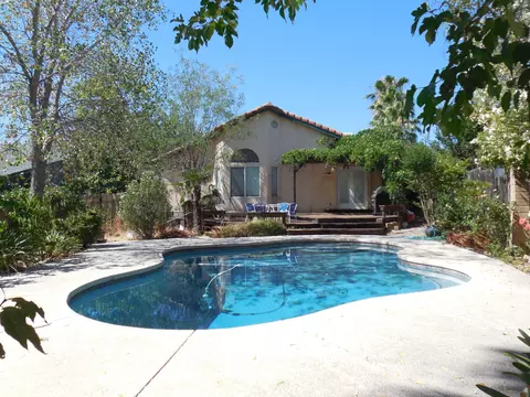 534 Martinique Cir, Redding, CA 96003 photo 4
