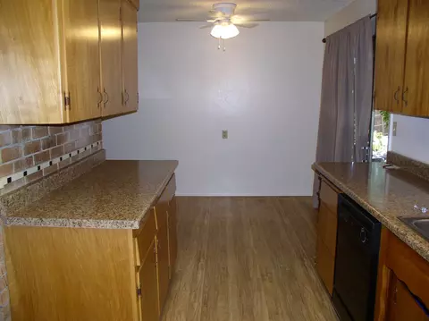 2070 Deerfield Ave, Redding, CA 96002 photo 4