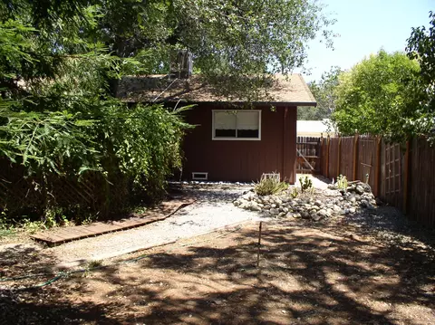 2070 Deerfield Ave, Redding, CA 96002 photo 8