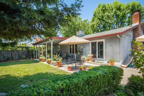 2069 Elmira Dr, Redding, CA 96001 photo 9