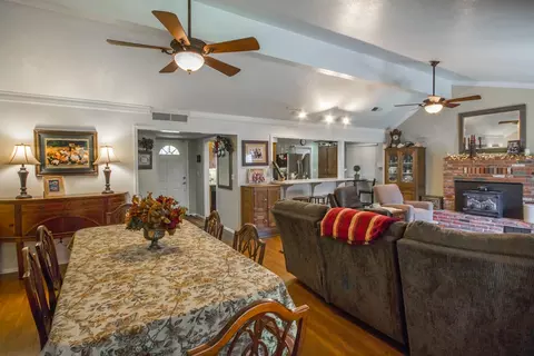 2069 Elmira Dr, Redding, CA 96001 photo 3